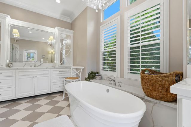 649 W Enterprise Avenue, Clovis, CA 93619