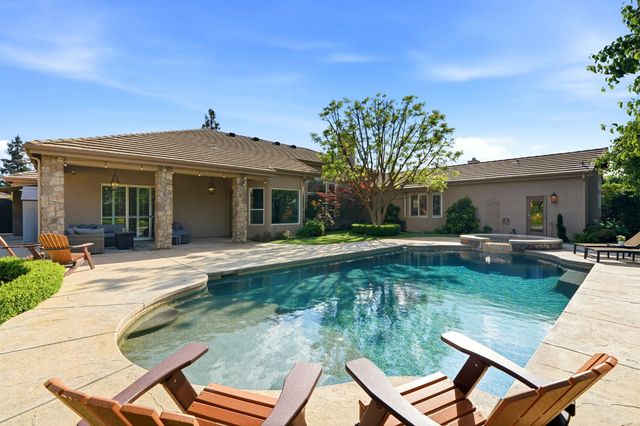 649 W Enterprise Avenue, Clovis, CA 93619