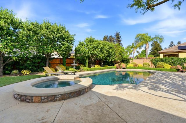 649 W Enterprise Avenue, Clovis, CA 93619