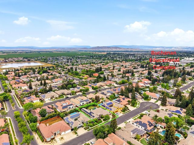 649 W Enterprise Avenue, Clovis, CA 93619