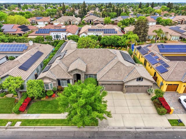 649 W Enterprise Avenue, Clovis, CA 93619