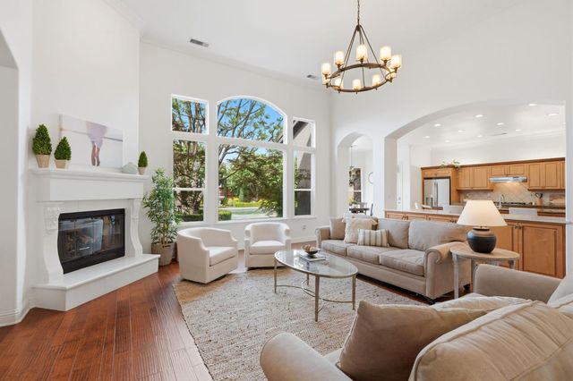 649 W Enterprise Avenue, Clovis, CA 93619