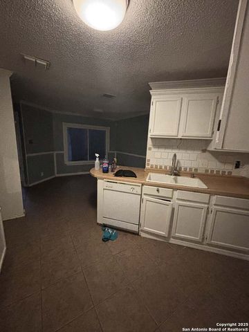 3918 Chimney Springs, San Antonio, TX 78247