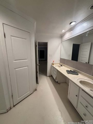 3918 Chimney Springs, San Antonio, TX 78247