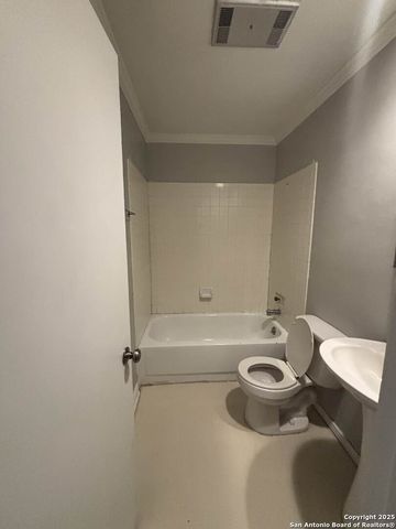 3918 Chimney Springs, San Antonio, TX 78247