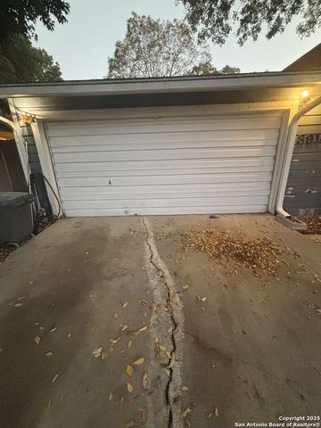 3918 Chimney Springs, San Antonio, TX 78247