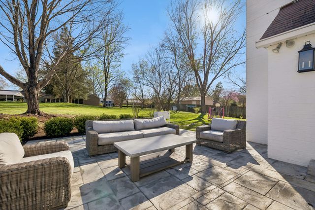 1437 Twin Feather Dr, Murfreesboro, TN 37129