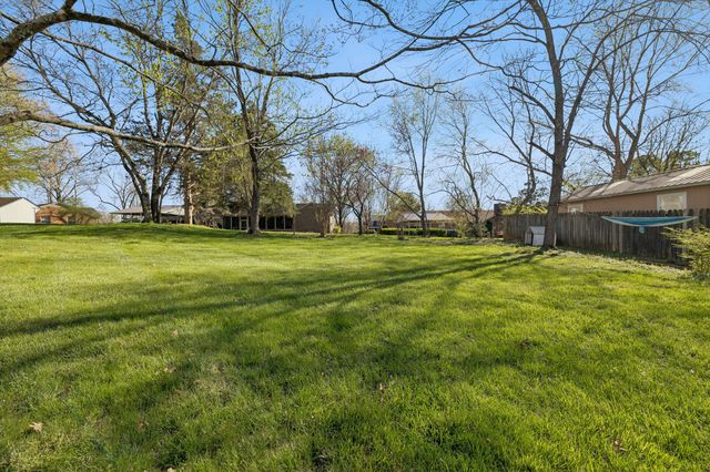 1437 Twin Feather Dr, Murfreesboro, TN 37129