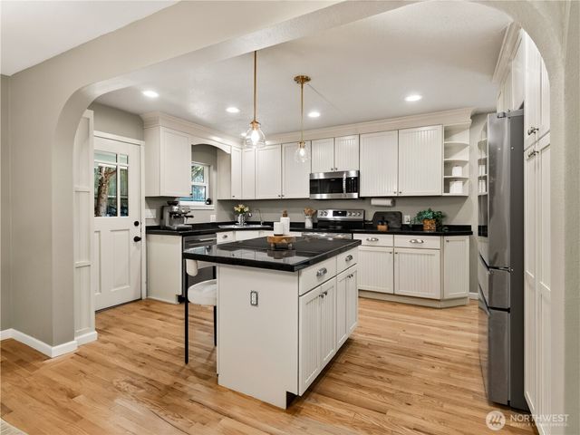 420 222nd Avenue NE, Sammamish, WA 98074