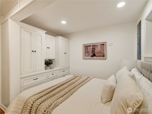 420 222nd Avenue NE, Sammamish, WA 98074