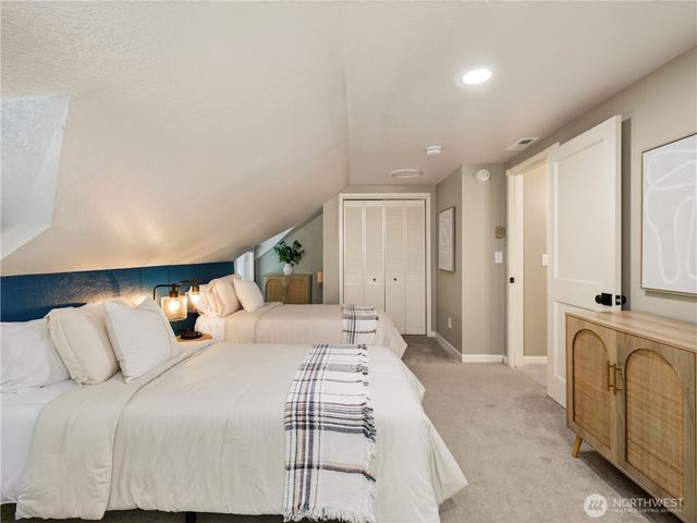 420 222nd Avenue NE, Sammamish, WA 98074
