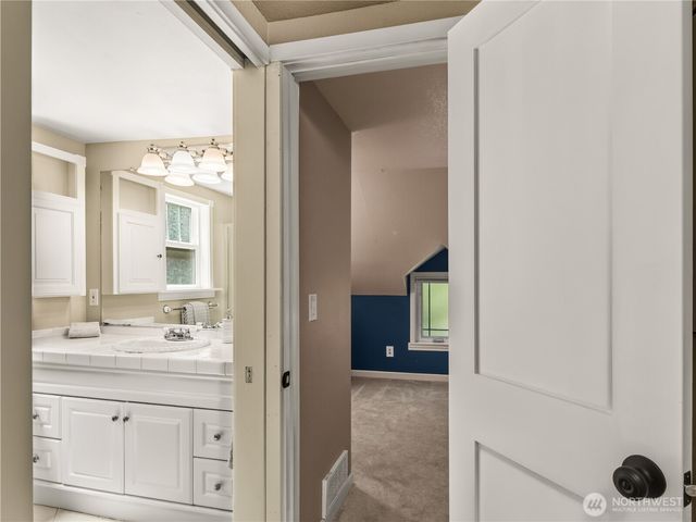 420 222nd Avenue NE, Sammamish, WA 98074