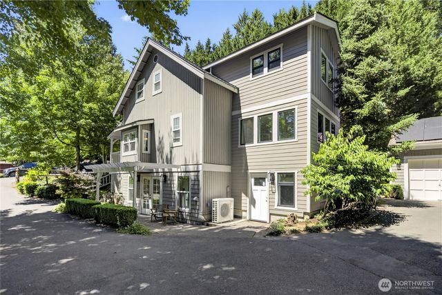 420 222nd Avenue NE, Sammamish, WA 98074