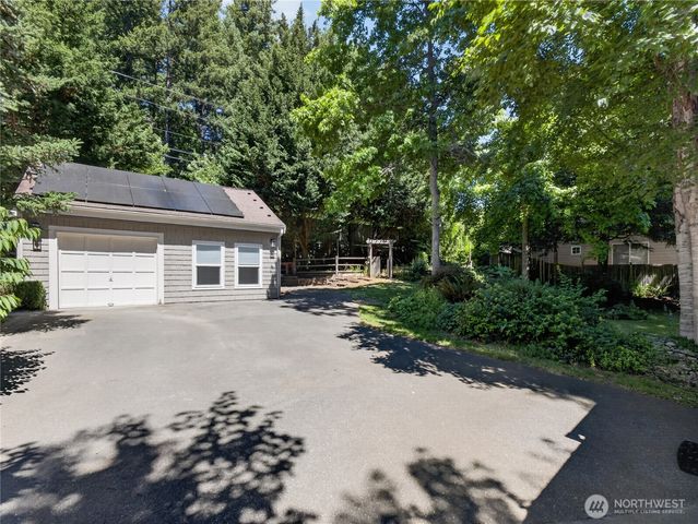 420 222nd Avenue NE, Sammamish, WA 98074