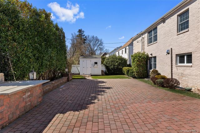 66 Wyatt Road, Garden City, NY 11530