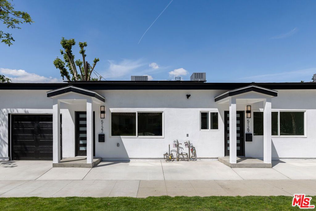 Image 16 of property listing at 5131 Don Pio Drive, Woodland Hills, CA 91364