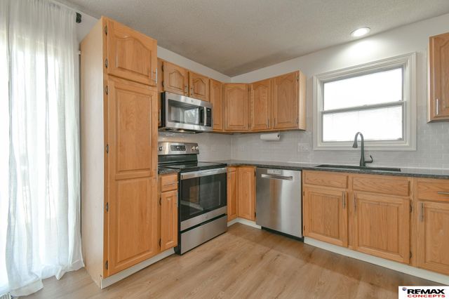 109 Concord Avenue, Hickman, NE 68372