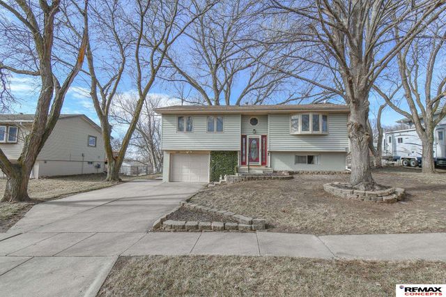 109 Concord Avenue, Hickman, NE 68372