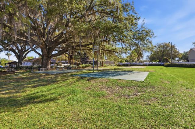 39132 COUNTY ROAD 54 2216, Zephyrhills, FL 33542