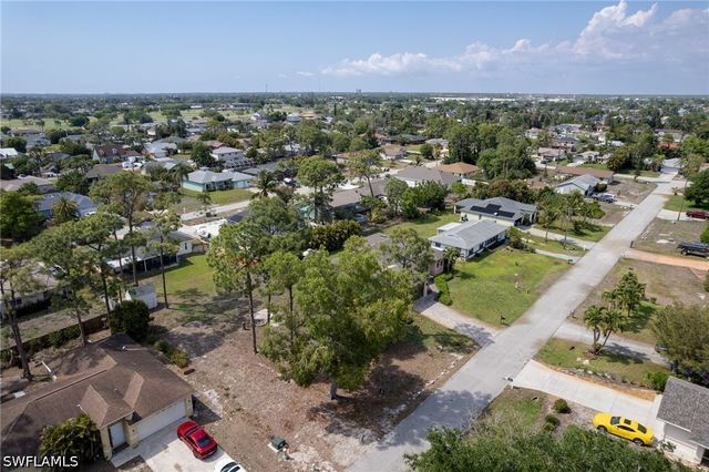 18250 OAK RD, Fort Myers, FL 33967