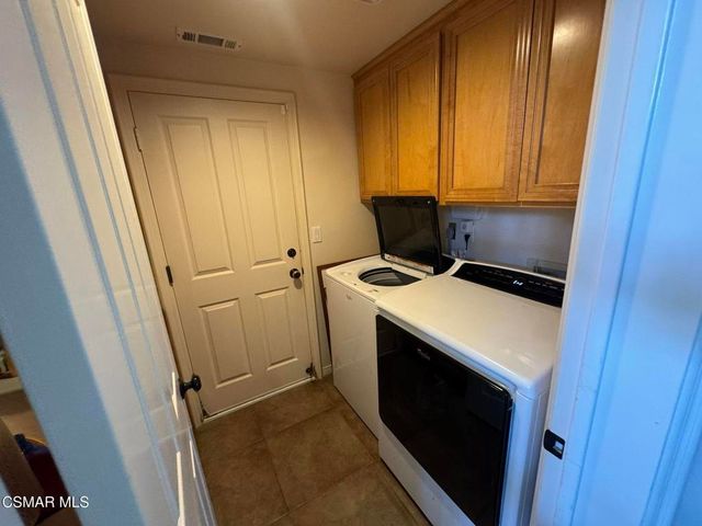 713 Twillin Court, Simi Valley, CA 93065