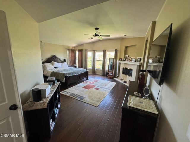 713 Twillin Court, Simi Valley, CA 93065