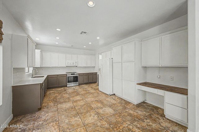 3337 W KING Drive, Anthem, AZ 85086