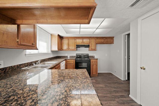 13719 Southline Road, Sugar Land, TX 77498