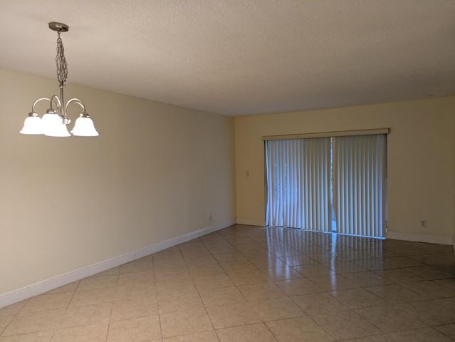 2810 Riverside Drive 106-a, Coral Springs, FL 33065
