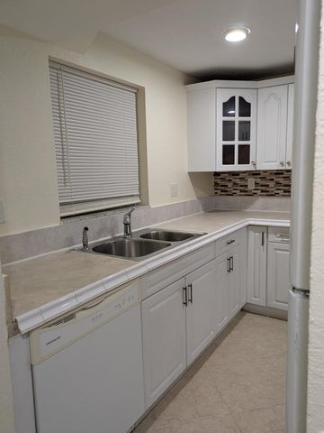 2810 Riverside Drive 106-a, Coral Springs, FL 33065