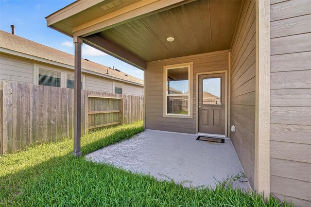 16737 Oak Bough Drive, Conroe, TX 77302