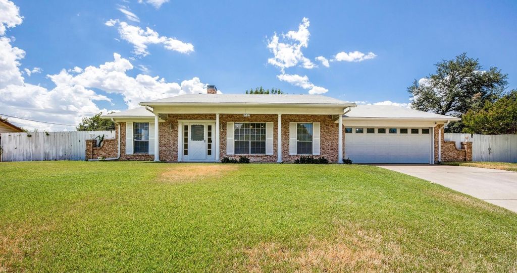 3836 Cresthill Road, Benbrook, TX 76116 — exterior