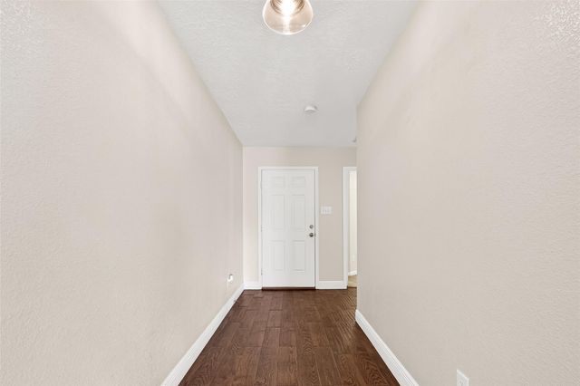 16535 Burnell Oaks Lane, Houston, TX 77090