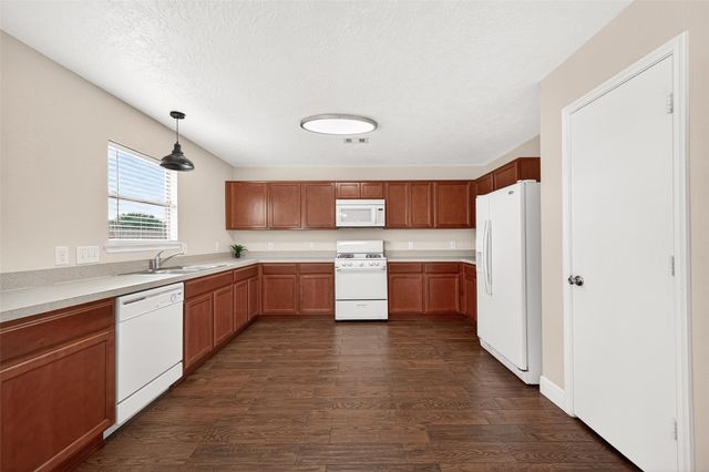 16535 Burnell Oaks Lane, Houston, TX 77090