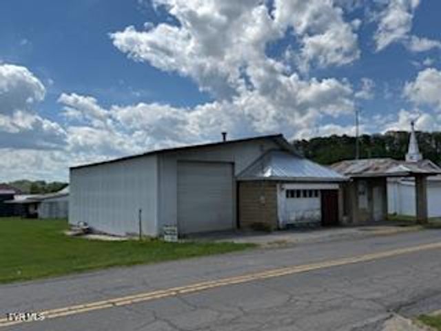 16111 Orleans Drive, Abingdon, VA 24210