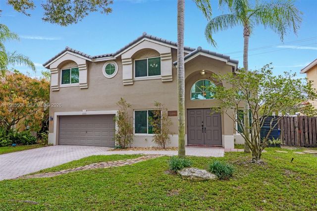 2590 N Rampart Way N, Cooper City, FL 33026