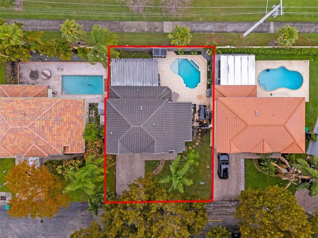 2590 N Rampart Way N, Cooper City, FL 33026