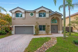 2590 N Rampart Way N, Cooper City, FL 33026