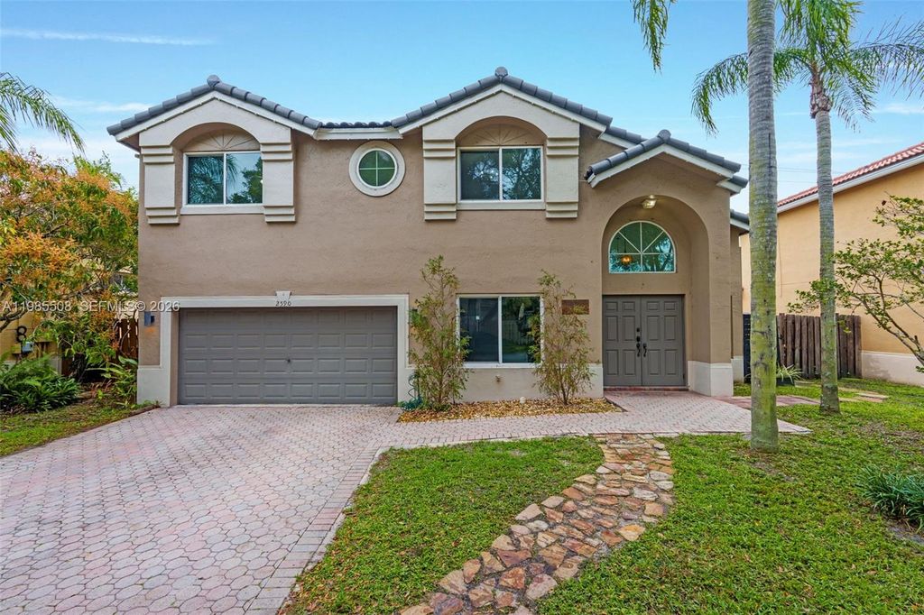 2590 N Rampart Way N, Cooper City, FL 33026
