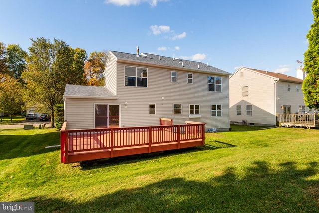 10 BLOSSOM DR, Ewing, NJ 08638