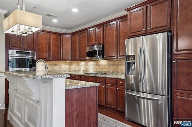 4 Slate Court, Woodland Park, NJ 07424