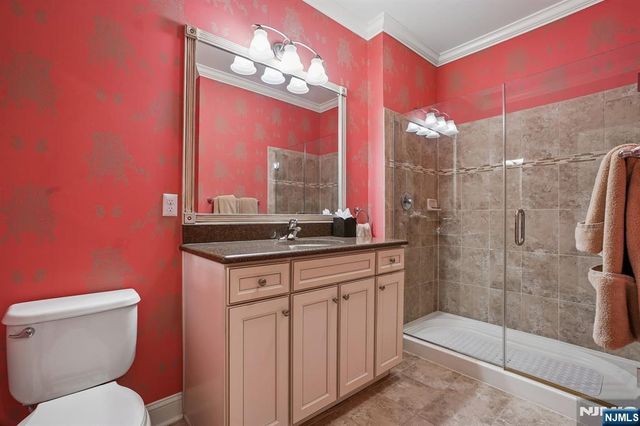 4 Slate Court, Woodland Park, NJ 07424