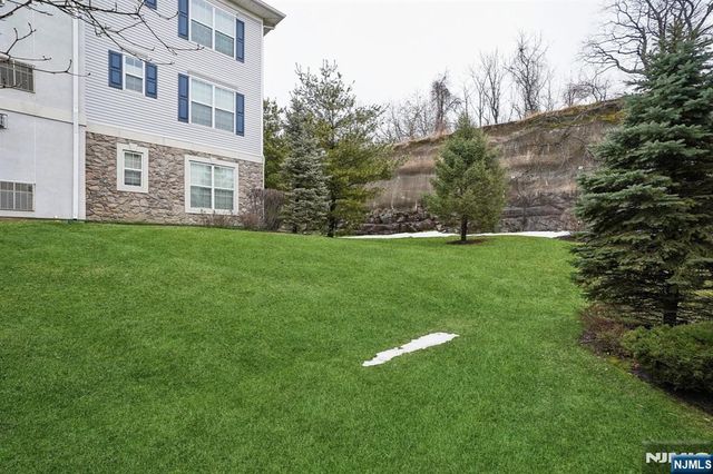 4 Slate Court, Woodland Park, NJ 07424