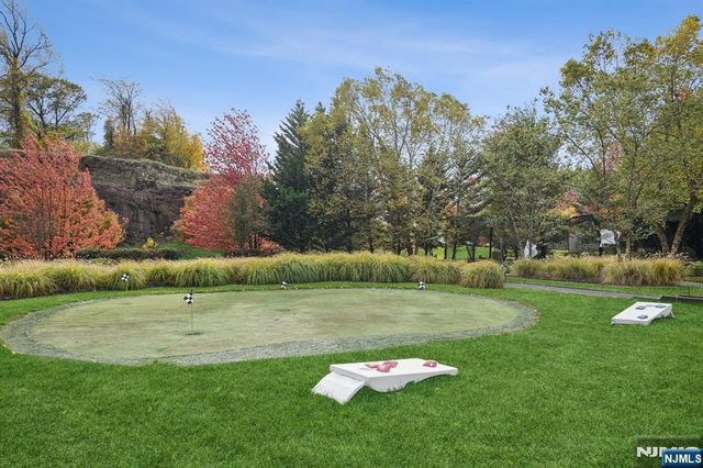 4 Slate Court, Woodland Park, NJ 07424