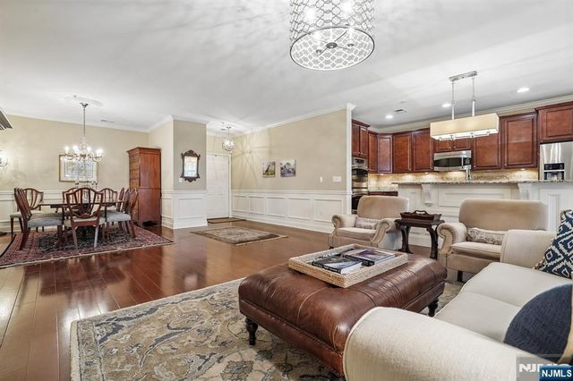 4 Slate Court, Woodland Park, NJ 07424