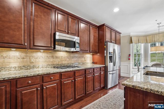 4 Slate Court, Woodland Park, NJ 07424