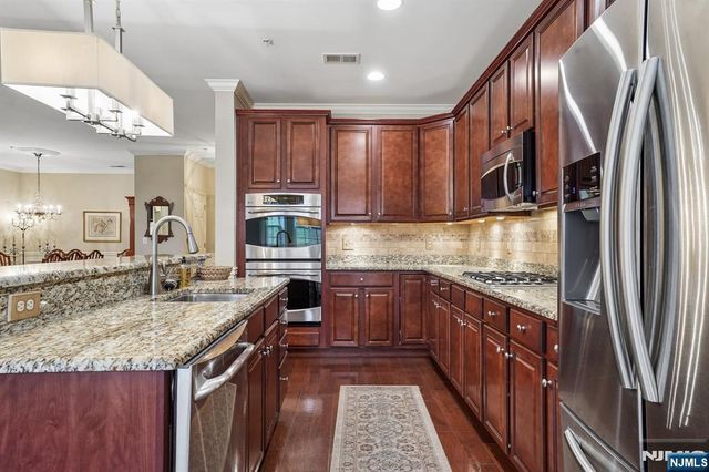 4 Slate Court, Woodland Park, NJ 07424