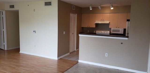 4190 San Marino Boulevard 106, West Palm Beach, FL 33409