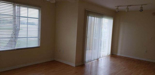 4190 San Marino Boulevard 106, West Palm Beach, FL 33409