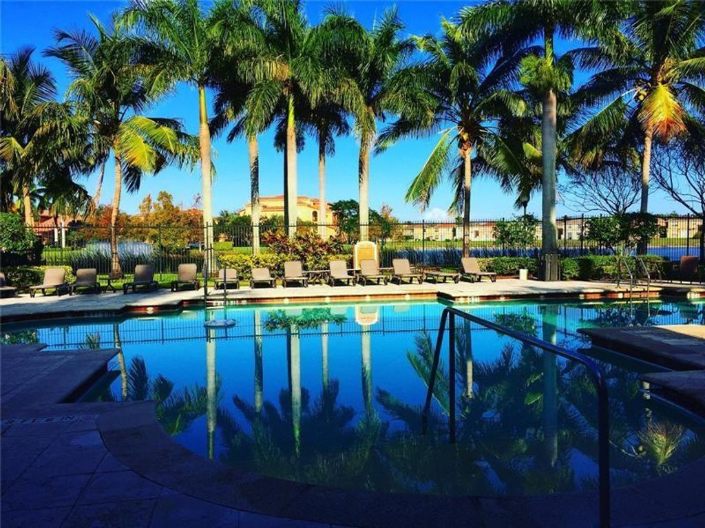 4190 San Marino Boulevard 106, West Palm Beach, FL 33409